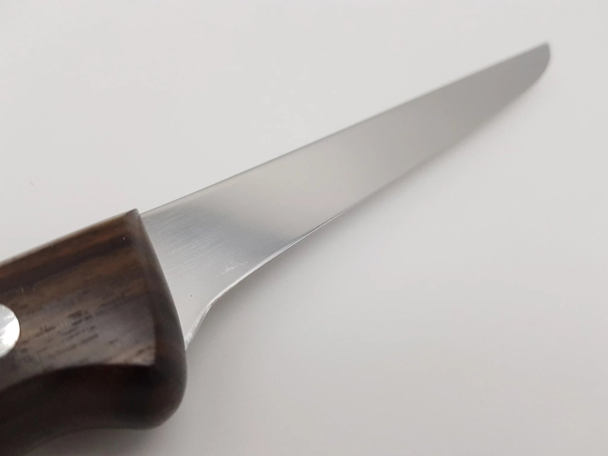 Couteau à désosser 6 rigide - bois - Victorinox